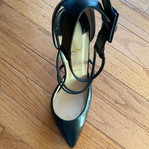 Christian Louboutins Suzanna 42